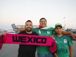 México refuerza telecomunicaciones para el Mundial ante llegada de millones de visitantes Fotografía de archivo de varios aficionados de la selección mexicana de fútbol en el Estadio Akron, en Guadalajara (México). EFE/ Francisco Guasco