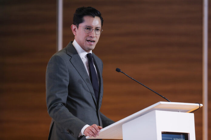El Secretario de Relaciones Exteriores de México, Roberto Velasco Álvarez, habla durante su participación en el Congreso Iberoamericano del Consejo Empresarial Alianza por Iberoamérica (CEAPI) este martes, en Ciudad de México (México). EFE/Isaac Esquivel
