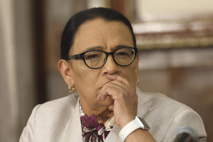 La secretaria de Gobernación de México, Rosa Icela Rodríguez, asiste a una rueda de prensa este martes, en Ciudad de México (México). EFE/ Sáshenka Gutiérrez
