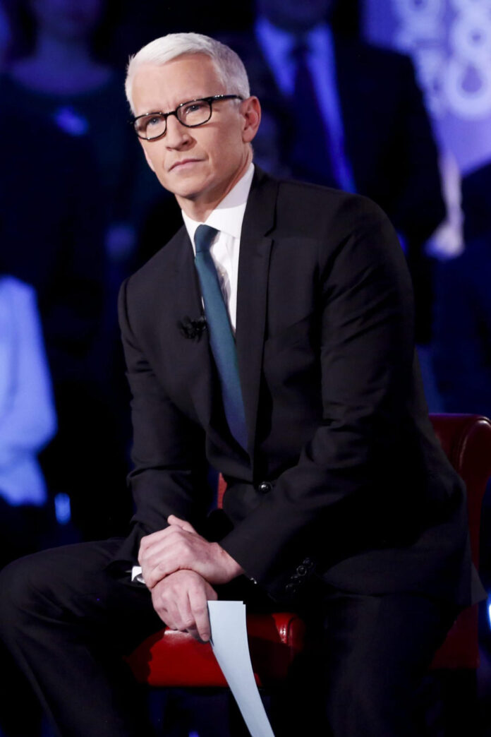 Fotografía de archivo del 7 de enero de 2016 del periodista Anderson Cooper en Fairfax, Virginia (Estados Unidos). EFE/ Aude Guerrucci

