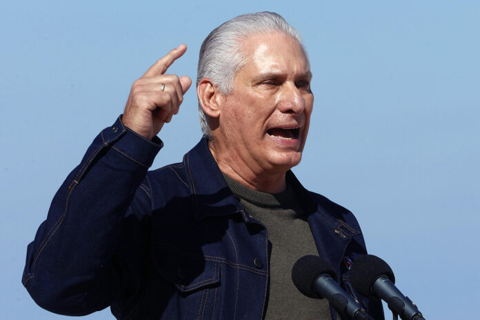 Fotografía de archivo del presidente de Cuba, Miguel Diaz-Canel, hablando durante un acto celebrado en La Habana (Cuba). EFE/ Ernesto Mastrascusa

