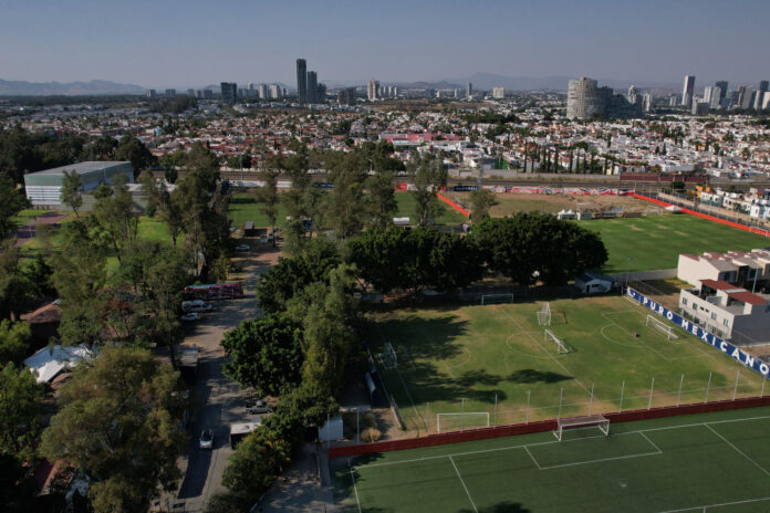 Fotografía aérea que muestra las instalaciones del campo de entrenamiento 'Verde Valle' este sábado, en Guadalajara (México). EFE/ Francisco Guasco
