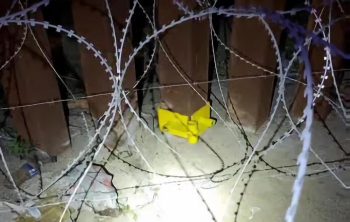 Fotografía difundida por la Oficina de Aduanas y Protección Fronteriza de los Estados Unidos (CBP, en inglés) que muestra una parte de la entrada a un sistema de drenaje donde se encontraron varios migrantes escondidos, entre los que se encontraban tres menores de edad, en el área de San Diego, California (EE.UU). EFE/ Oficina de Aduanas y Protección Fronteriza de los Estados Unidos (CBP) /SOLO USO EDITORIAL/NO VENTAS/SOLO DISPONIBLE PARA ILUSTRAR LA NOTICIA QUE ACOMPAÑA (CRÉDITO OBLIGATORIO)
