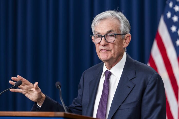 Fotografía de archivo del 18 de marzo de 2026 del economista Jerome Powell durante una rueda de prensa en Washington (EE.UU.). EFE/EPA/JIM LO SCALZO
