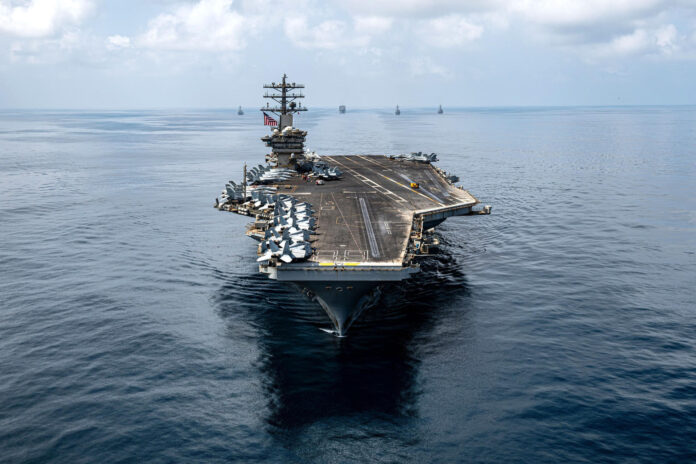 Fotografía cedida por el Comando Sur de Estados Unidos que muestra el portaaviones USS Nimitz (CVN 68) y el destructor de misiles guiados USS Gridley (DDG 101). EFE/ Comando Sur EEUU /SOLO USO EDITORIAL/ NO VENTAS/ SOLO DISPONIBLE PARA ILUSTRAR LA NOTICIA QUE ACOMPAÑA (CRÉDITO OBLIGATORIO)
