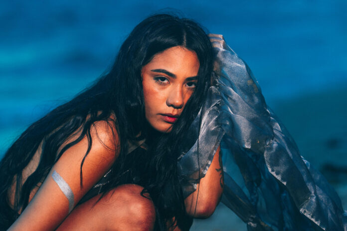 Fotografía cedida por Rimas Entertainment donde aparece la artista puertorriqueña RaiNao quien lanzó este martes su segundo álbum de estudio, 'Marcriá', que busca 