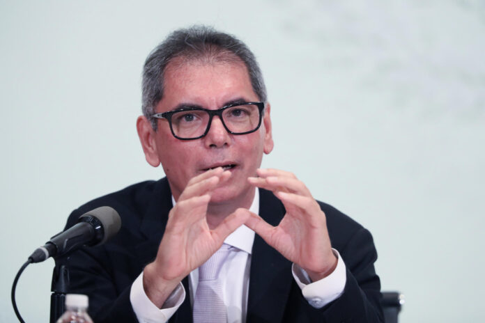El secretario de Hacienda y Crédito Público (SHCP), Edgar Amador Zamora, habla durante una rueda de prensa en Ciudad de México (México). Imagen de archivo. EFE/ Mario Guzmán
