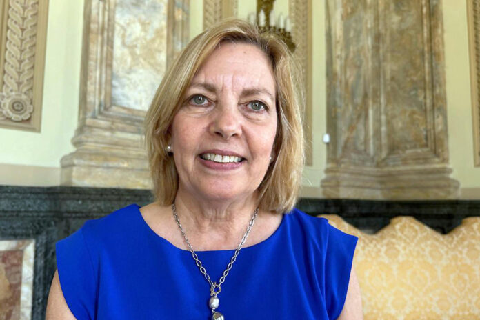 La viceministra de Relaciones Exteriores de Cuba, Josefina Vidal, habla en una entrevista con EFE este jueves, en La Habana (Cuba). EFE/ Claudia Dupeiron /MÁXIMA CALIDAD DISPONIBLE
