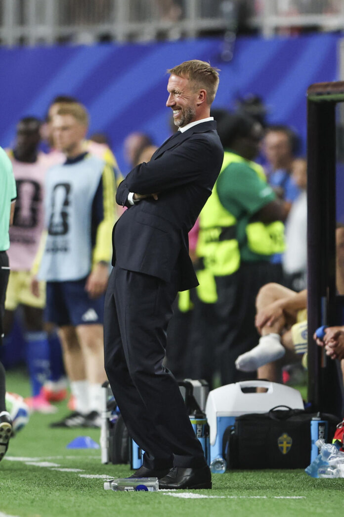 El seleccionador de Suecia, Graham Potter, ha optado por desdramatizar el complejo momento que atraviesa su plantlla en el Mundial tras caer goleado este sábado por 5-1 ante Países Bajos en Houston. EFE/Carlos Ramírez
