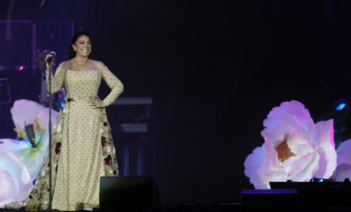 Imagen de archivo de la cantante Isabel Pantoja durante un concierto en el Estadio de la Cartuja, en Sevilla. EFE/José Manuel Vidal
