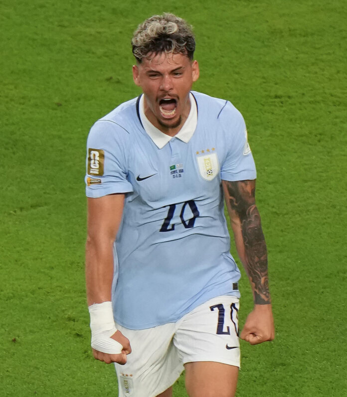 Maxi Araújo, la apuesta de Marcelo Bielsa, el as que necesita Uruguay en la partida decisiva contra España. EFE/ Alberto Boal
