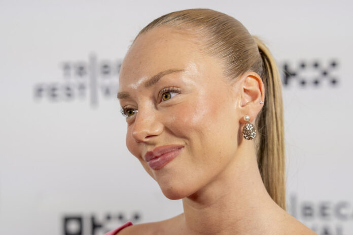 La actriz Ester Expósito habla en una entrevista con EFE durante el festival de Tribeca este domingo, en Nueva York (EE.UU.). EFE/ Ángel Colmenares
