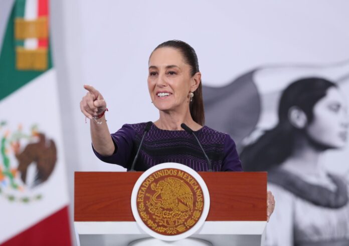 Fotografía de archivo que muestran a la presidenta de México, Claudia Sheinbaum hablando durante una rueda de prensa en el Palacio Nacional de Ciudad de México (México). EFE/ Mario Guzmán
