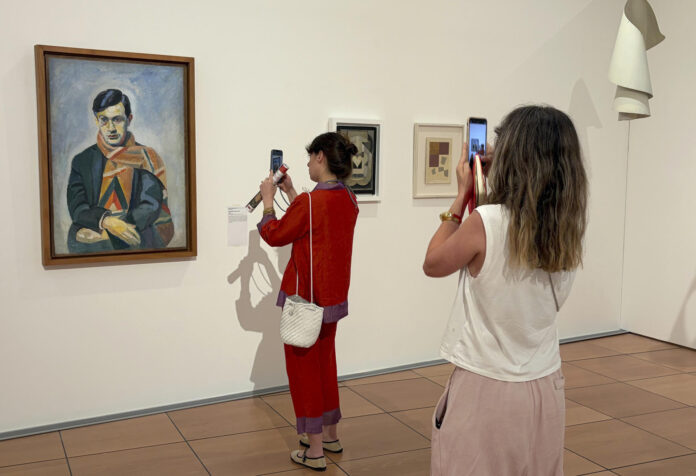 - La exposición 'Picabia Mediterráneo. Picasso, Delaunay, Laurencin...' en el museo de arte moderno de Céret (Franci), muestra desde este fin de semana más de un centenar de obras a través de las que es posible descubrir la trayectoria de Francis Picabia entre 1913 y 1924, un período que sitúa a Cataluña como eje de las vanguardias. EFE/ Lara Malvesi
