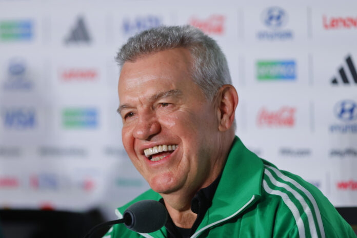 El seleccionador de México Javier Aguirre habla en una rueda de prensa este miércoles, previo a su partido ante Corea Sur en el Mundial FIFA 2026 en Guadalajara (México). EFE/ Francisco Guasco
