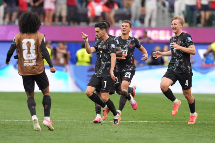 Jugadores de Canadá celebran un gol en un partido por los dieciseisavos de final del Mundial de la FIFA 2026. EFE/ Omar Alonso
