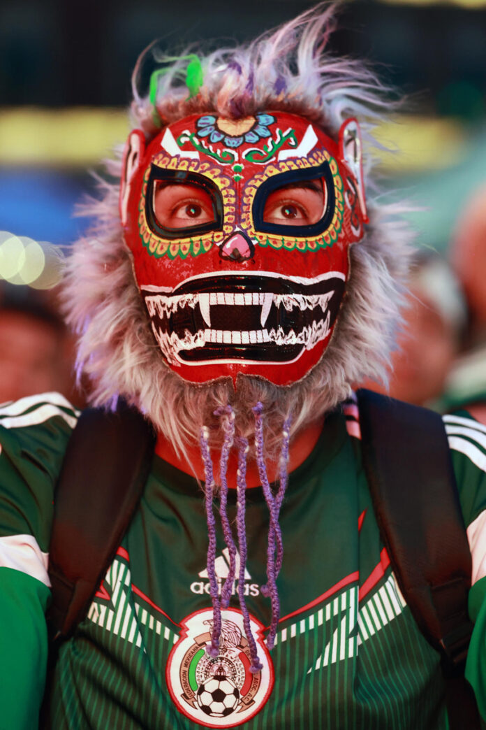 Un aficionado de México reacciona durante la transmisión del partido del Mundial de la FIFA 2026 entre México y Corea del Sur, este miércoles en el Fan Fest. EFE/Mario Guzmán

