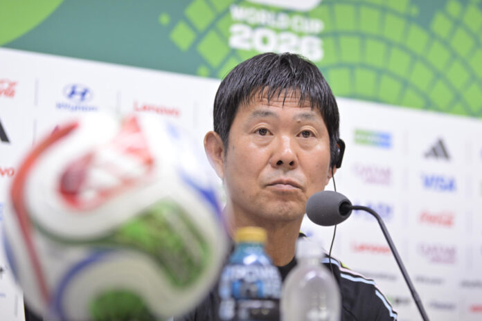 El seleccionador de Japón Hajime Moriyasu habla en una rueda de prensa este viernes en Monterrey (México). EFE/ Miguel Sierra
