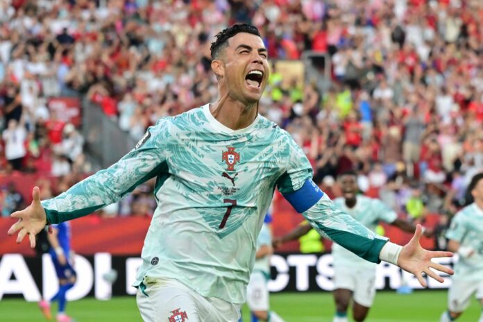 El portugués Cristiano Ronaldo celebra su gol, de penalti, ante Croacia en partido de los dieciseisavos de final del Mundial 2026 en Toronto. EFE/EPA/EDUARDO LIMA
