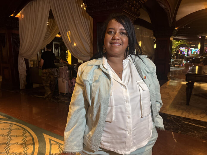 La directora general del Museo Pionero de la Salsa Caleña, Luz Ángela Córdoba, posa durante una entrevista con EFE en el Hotel Fairmont en el San Juan de Isla Verde, en San Juan (Puerto Rico). EFE/Esther Alaejos
