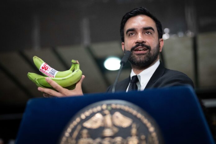 Fotografía cedida por el Ayuntamiento de Nueva York donde aparece su alcalde, Zohran Kwame Mamdani, durante una rueda de prensa este lunes, en Brooklyn, Nueva York (Estados Unidos). EFE/ Michael Appleton/ Ayuntamiento de Nueva York /SOLO USO EDITORIAL/ NO VENTAS/ SOLO DISPONIBLE PARA ILUSTRAR LA NOTICIA QUE ACOMPAÑA (CRÉDITO OBLIGATORIO)
