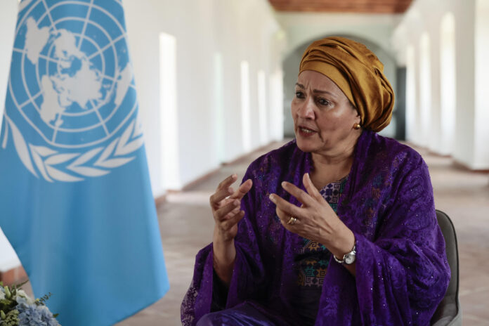 La vicesecretaria general de la ONU, Amina Mohammed, habla durante una entrevista con EFE este viernes, en la Ciudad de México (México). EFE/José Méndez
