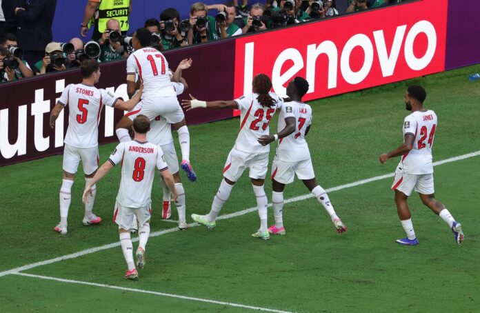 Inglaterra celebra tras el 2-1 durante el partido de cuartos de final del Mundial de la FIFA 2026. EFE/EPA/CRISTOBAL HERRERA-ULASHKEVICH
