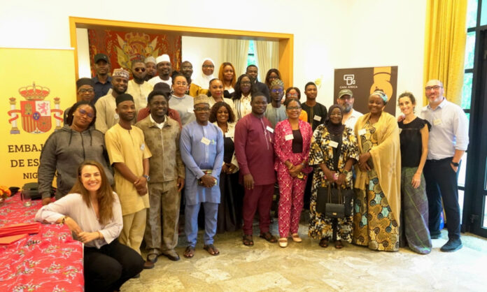 Un taller de Casa África, en el que ha participado EFE Verifica, ha capacitado a periodistas nigerianos para combatir la desinformación, a pocos meses de las elecciones presidenciales de 2027. EFE/Embajada de España en Nigeria
