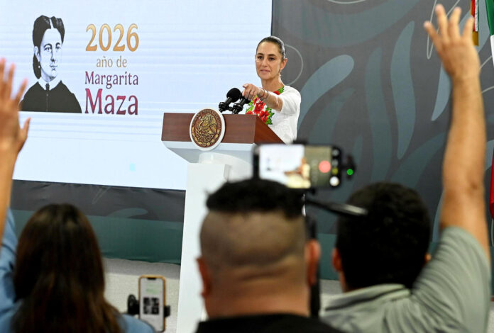 Fotografía cedida este viernes por la presidencia de México, de la mandataria Claudia Sheinbaum, participando durante una rueda de prensa en el municipio de Tulum, en Quintana Roo, (México). EFE/Presidencia de México /SOLO USO EDITORIAL/NO VENTAS/SOLO DISPONIBLE PARA ILUSTRAR LA NOTICIA QUE ACOMPAÑA(CRÉDITO OBLIGATORIO)
